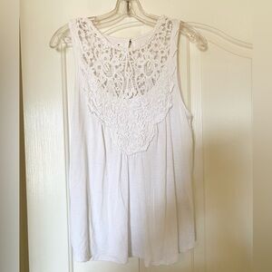 Maurices Women’s Sleeveless Swing Top with Crochet Lace details White Medium M